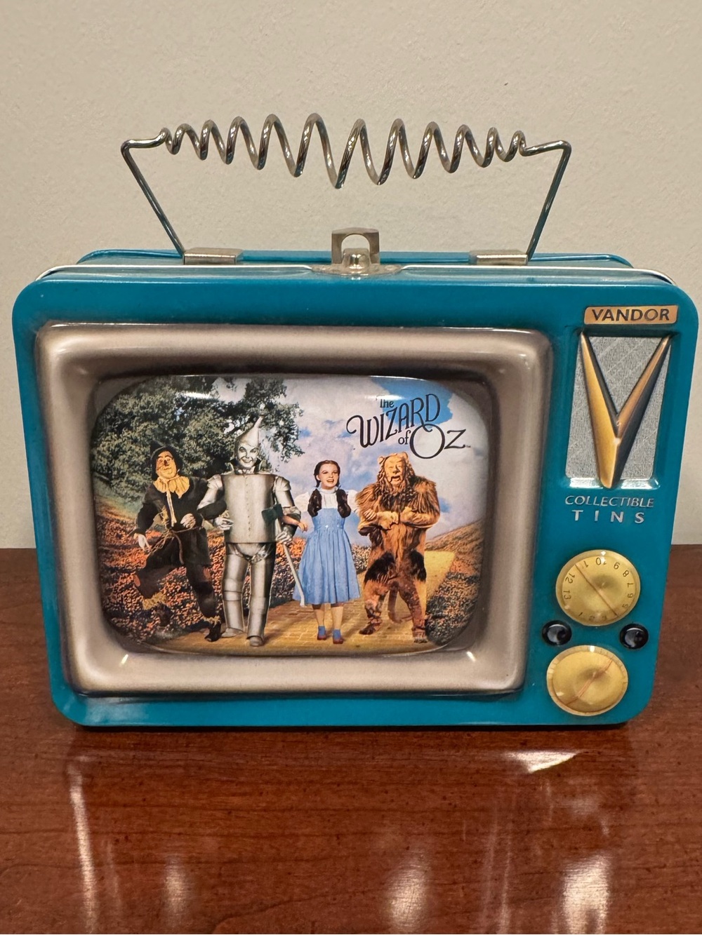 Wizard of Oz TV-Shaped Collectible Tin or Lunch Box from 2000